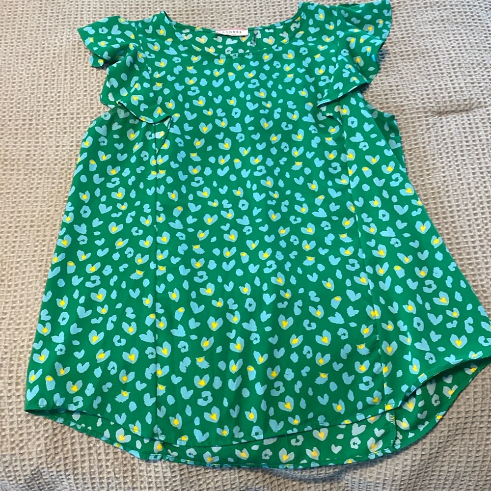 Andree by Unit Kelly Green Leopard Blouse